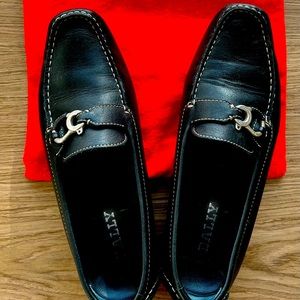 Bally Loafers. Black leather. Size 37.